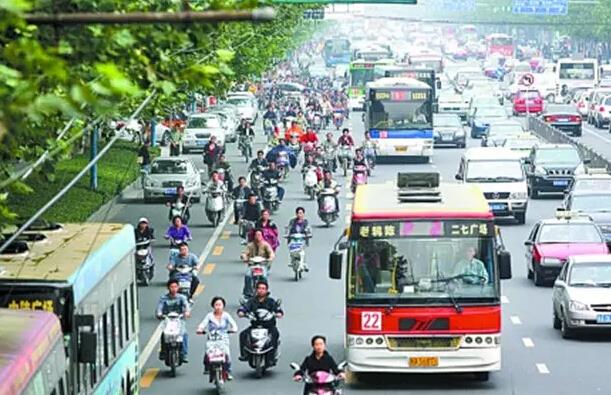 Tại sao không có đèn đường cao tốc?